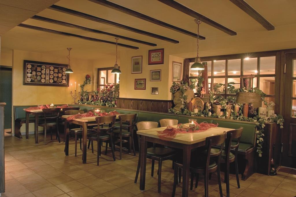 Hotel Und Landgasthof Zum Bockshahn Spessart  Exterior foto